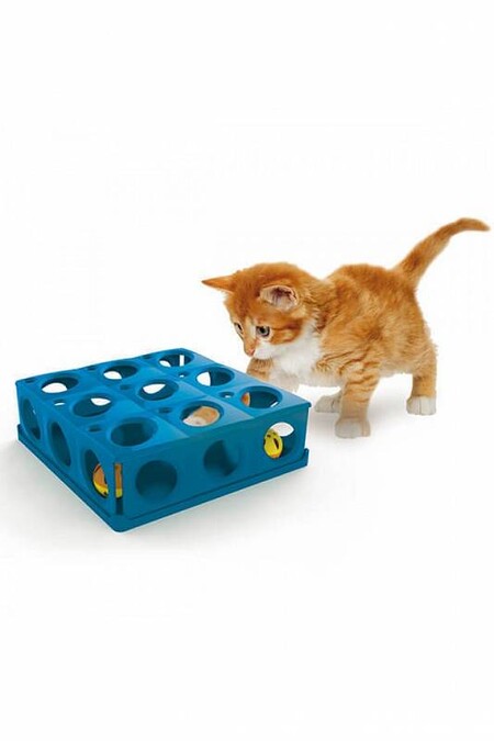 GEORPLAST TRICKY 25 см х 25 см х9 см игрушка для кошек с шариком пластик